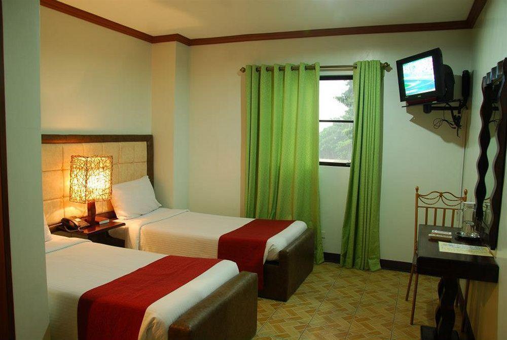 Ecoland Suites & Inn Davao Exterior foto