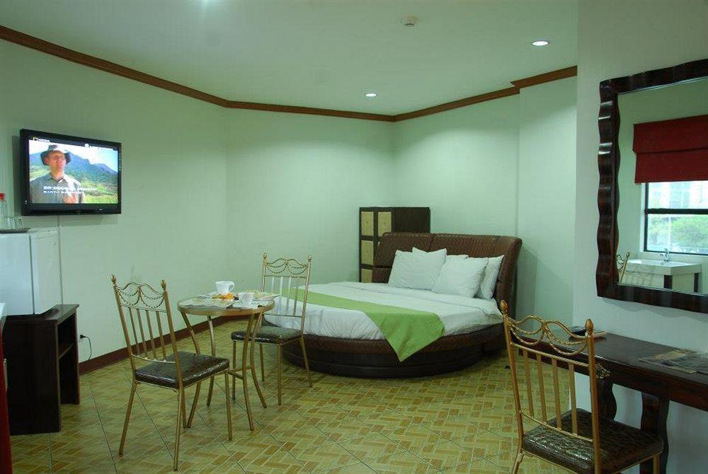 Ecoland Suites & Inn Davao Exterior foto