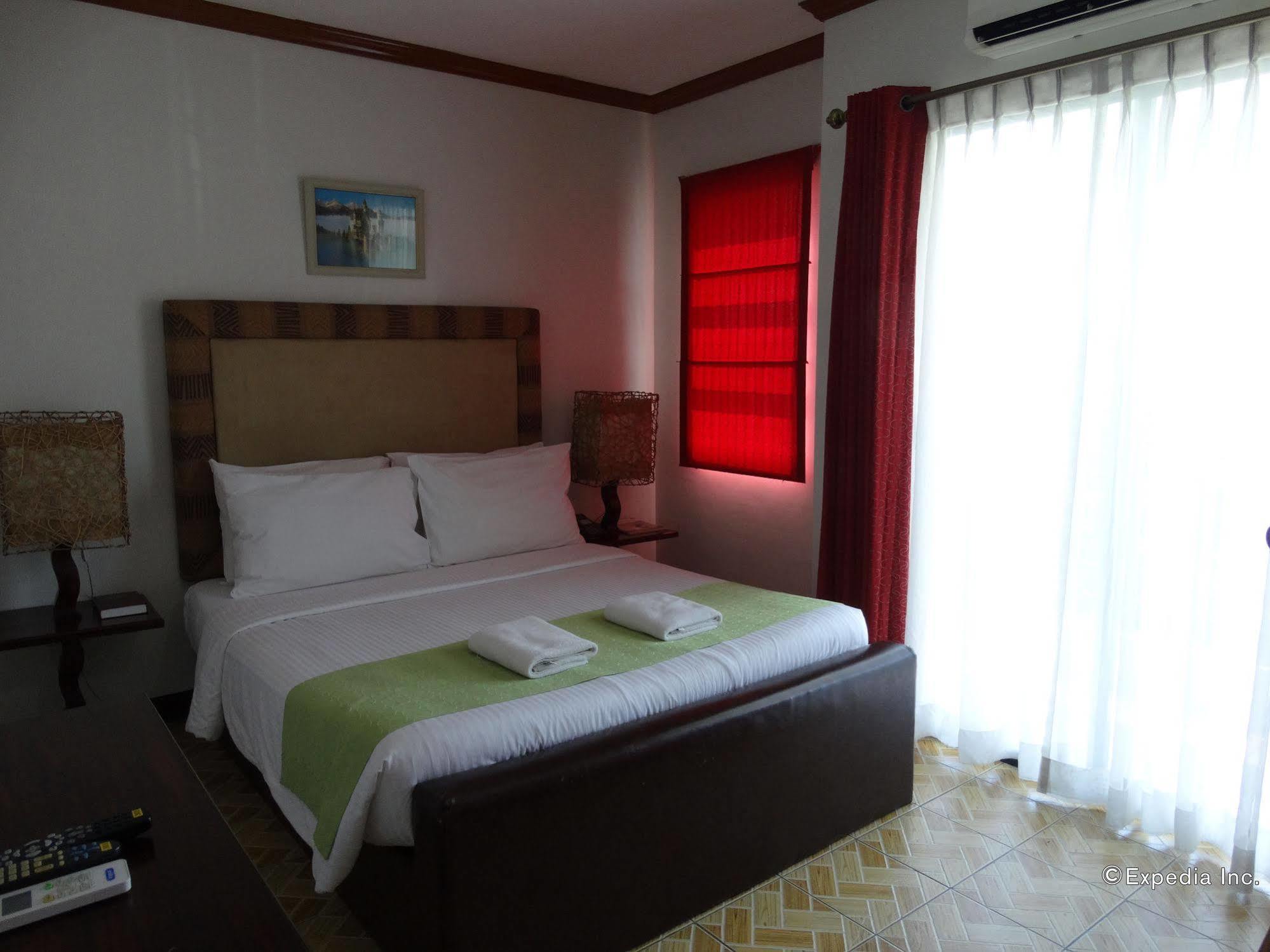Ecoland Suites & Inn Davao Exterior foto